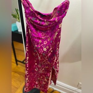 Lulu’s Magenta midi flower dress.